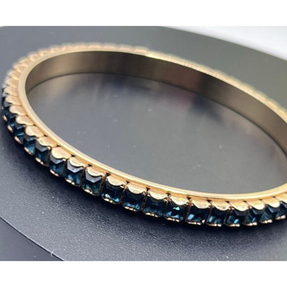 Swarovski Vintage 1980's Blue Crystal Unsigned Bangle Gold tone Bracelet - Picture 2 of 7